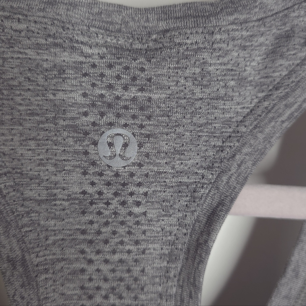Lululemon Swiftly Tech Racerback Tank Top 2.0Waist Length Size 14 - Picture 5 of 6
